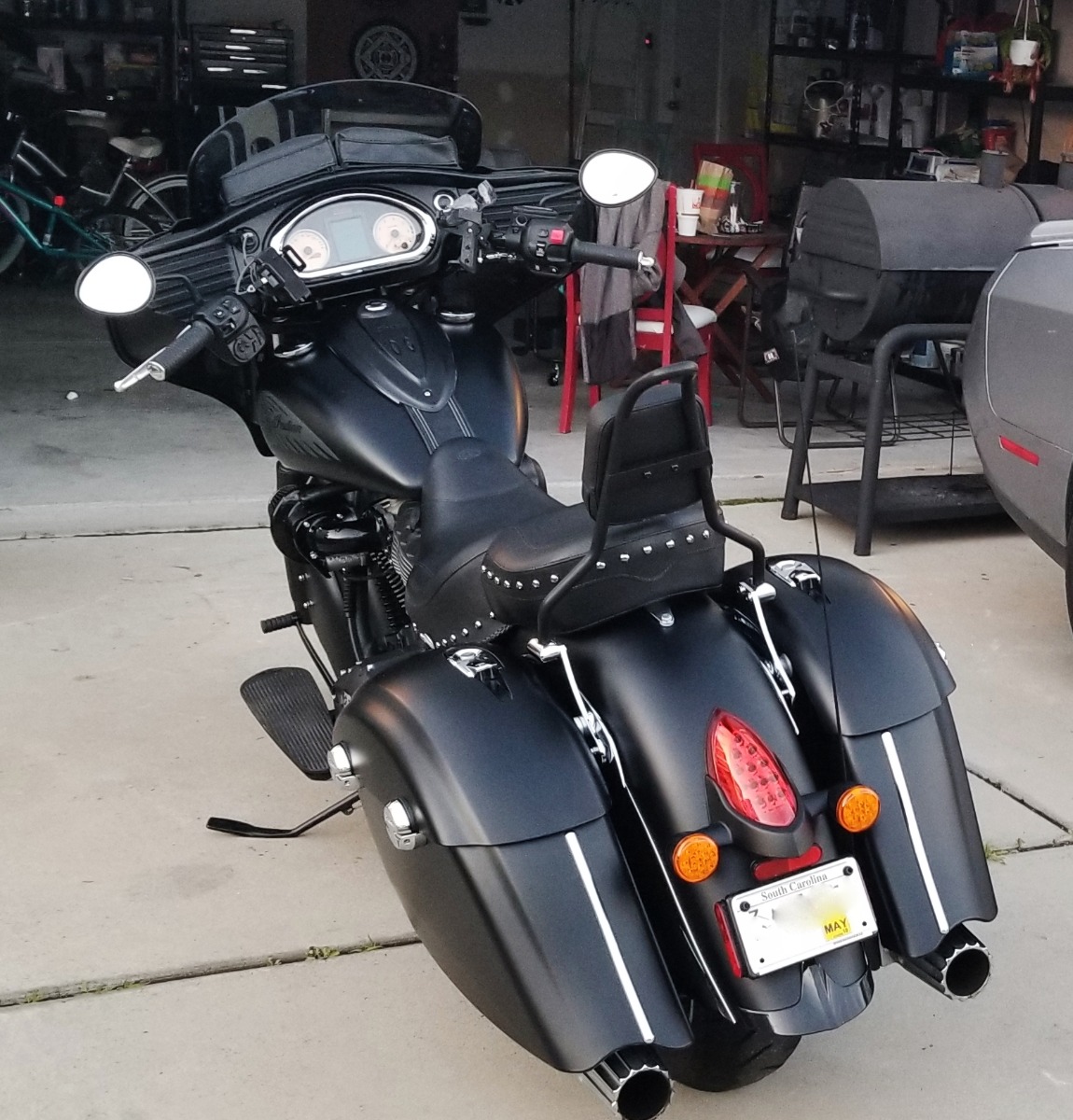 2017 Chieftain Dark Horse with Ginz Choppers Rolling Hell Bar Hopper sissy bar