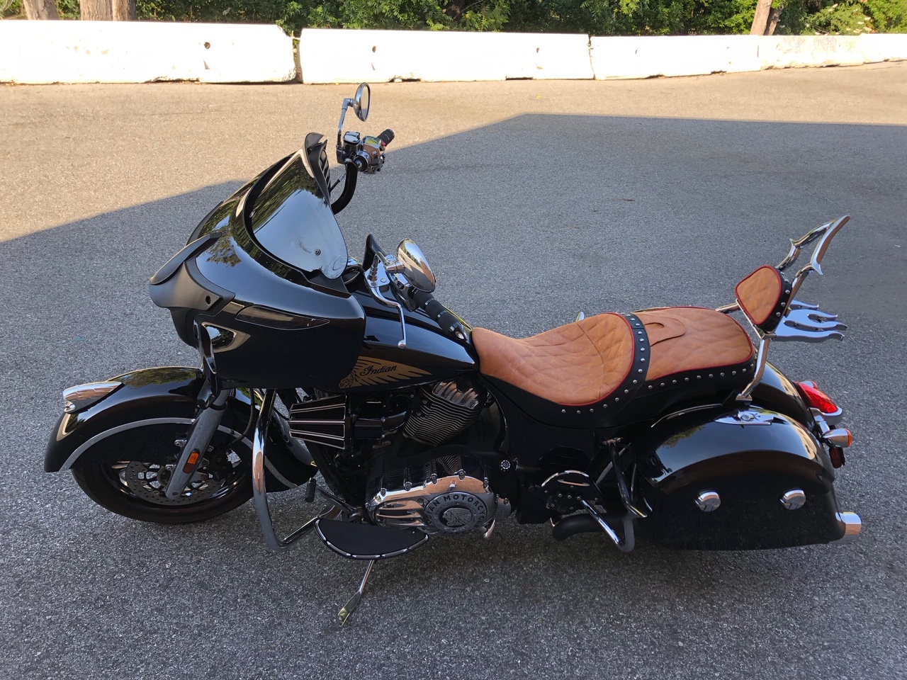 Indian Chieftain with Ginz Choppers sissy bar